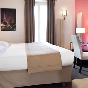Soft 3*, Paris Fransa