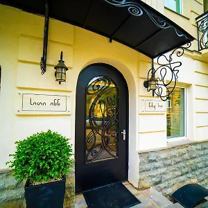 - Boutique 4*, Tiflis Gürcistan